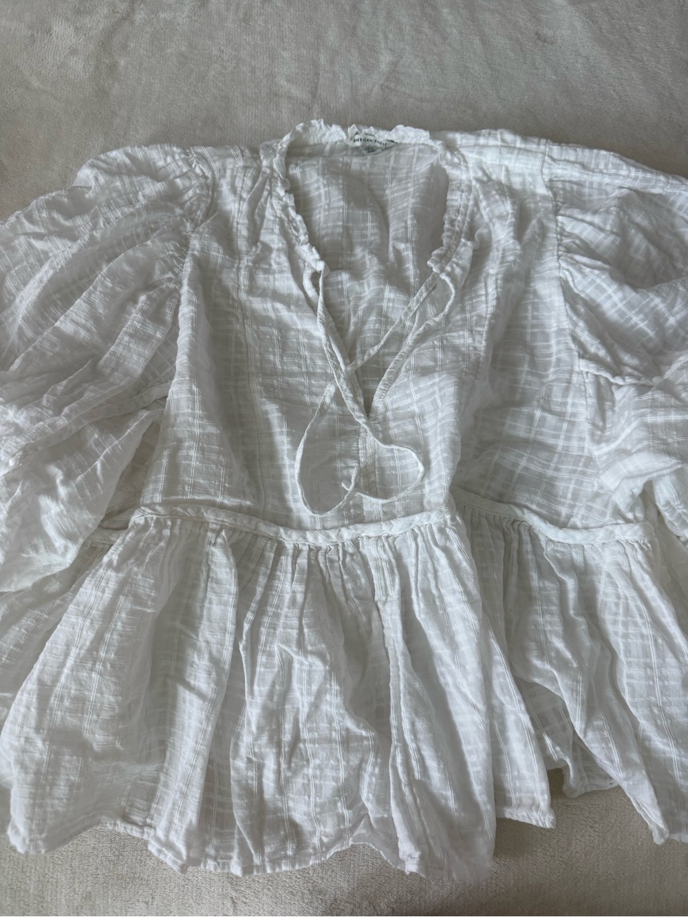 American Eagle AE Peasant-style long-sleeved White blouse Size Small D89